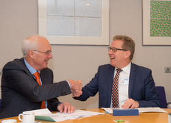 Normal_ondertekening_bouwcontract