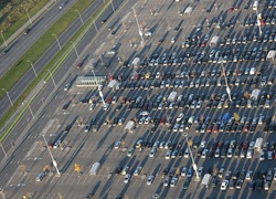 Normal_parkeerplaats__auto_s__vliegveld